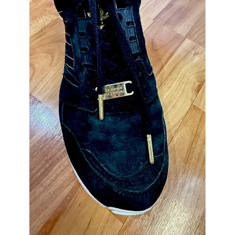 Adidas La Marque Aux 3 Bandes Mens Black Suede Gold Accent Sneakers ~ Sanitized